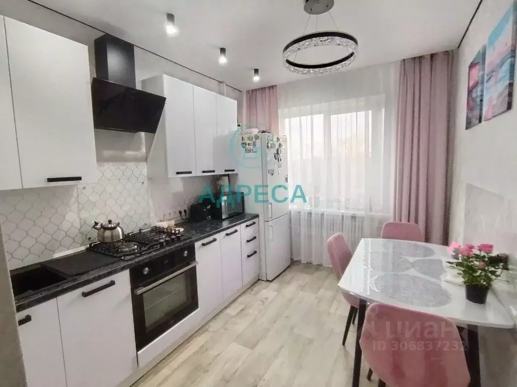 4-к кв. Белгородская область, Новый Оскол Ливенская ул., 136 (73.0 м) - Фото 1