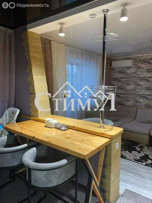 3-комнатная квартира: Черногорск, улица Калинина, 10 (69.9 м) - Фото 0