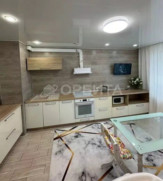 2-к кв. Тюменская область, Тюмень Кремлевская ул., 85 (66.2 м) - Фото 1