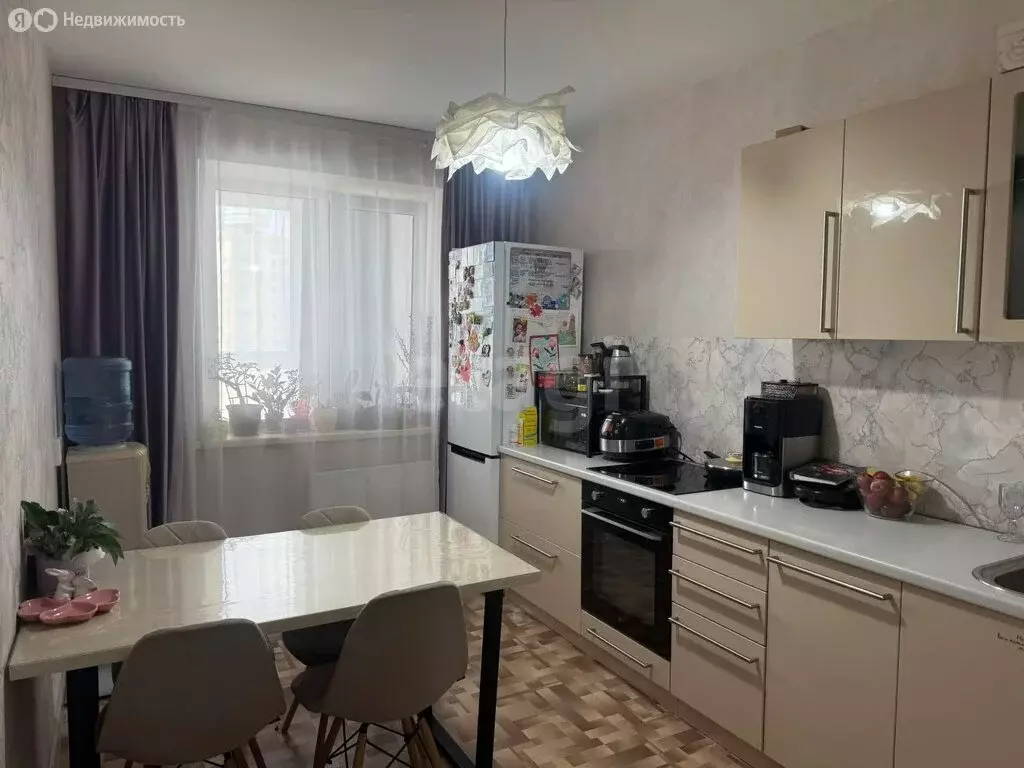 2-комнатная квартира: Томск, улица Энтузиастов, 35 (68.2 м) - Фото 0