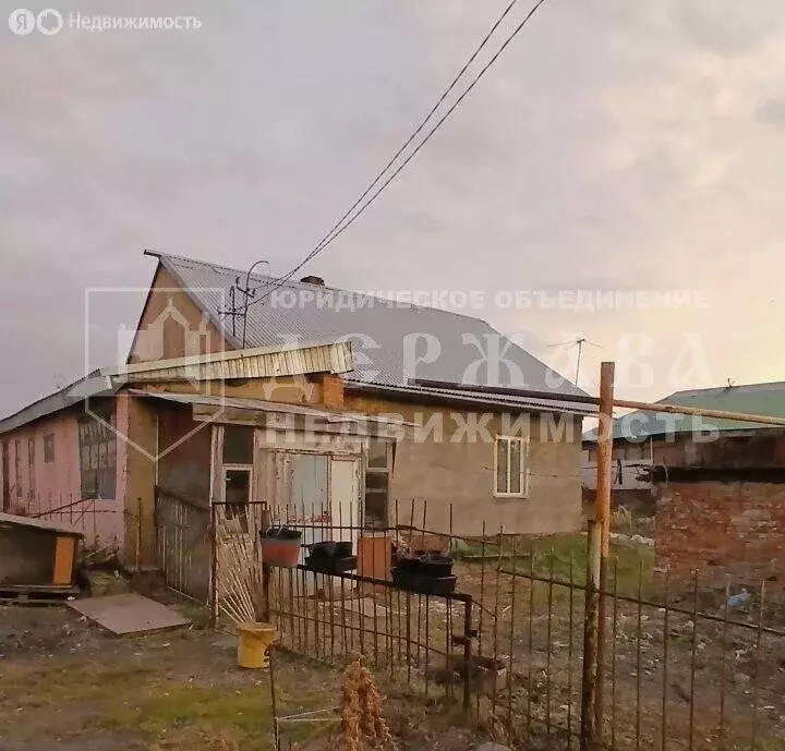 Дом в Кемерово, улица Коммуны, 28А (62 м) - Фото 1