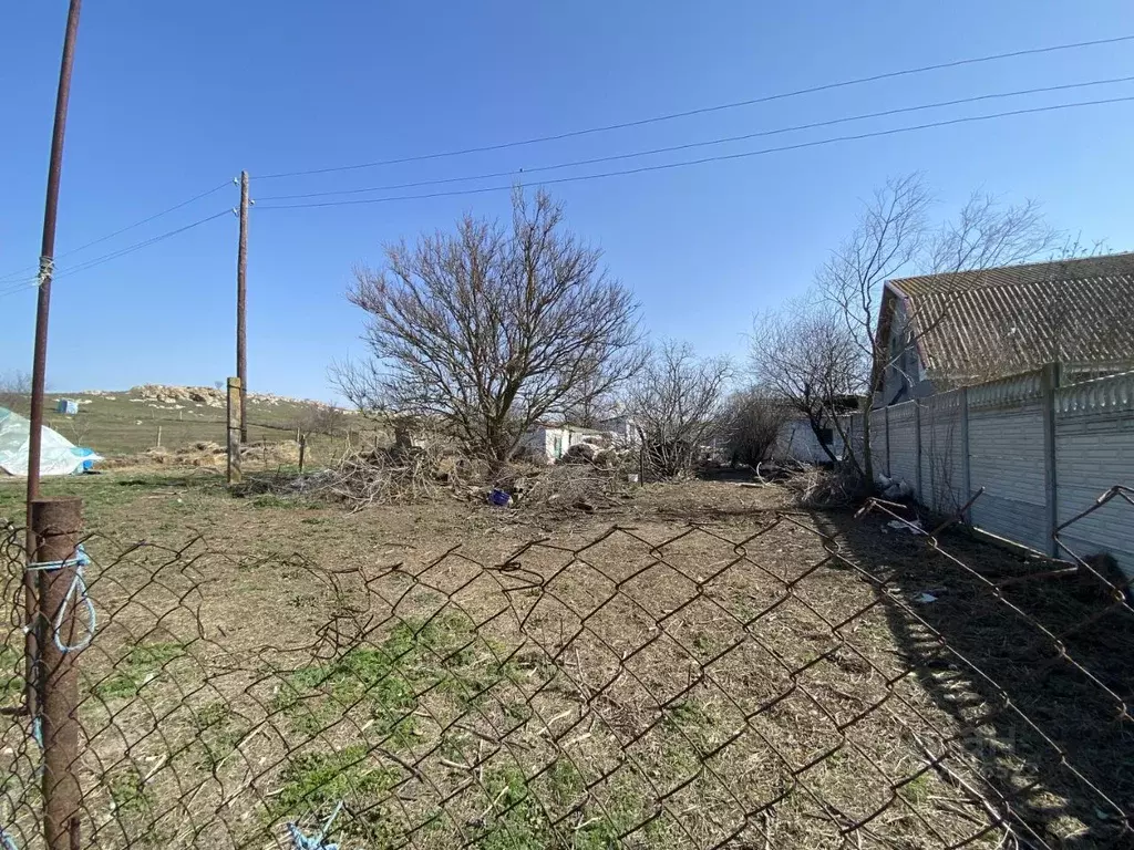 Участок в Крым, Ленинский район, Белинское с/пос, с. Золотое ул. ... - Фото 1