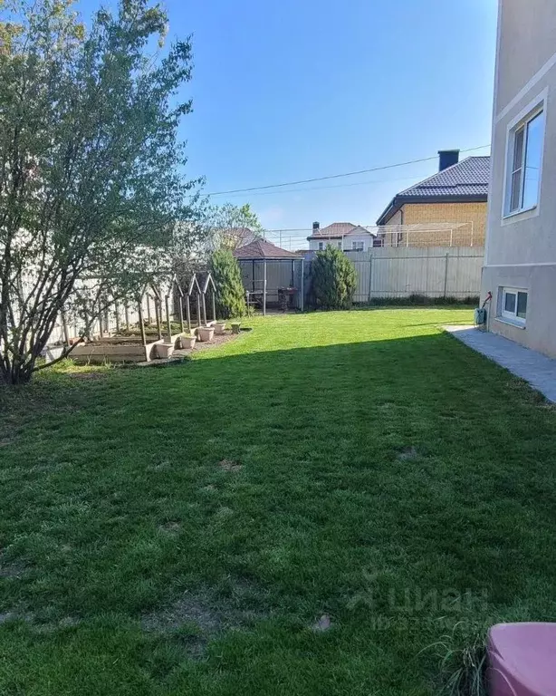 Дом в Ростовская область, Мясниковский район, с. Крым ул. Генерала ... - Фото 1