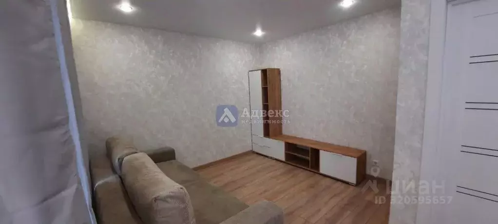 2-к кв. Тюменская область, Тюмень ул. Республики, 204к20 (60.9 м) - Фото 1