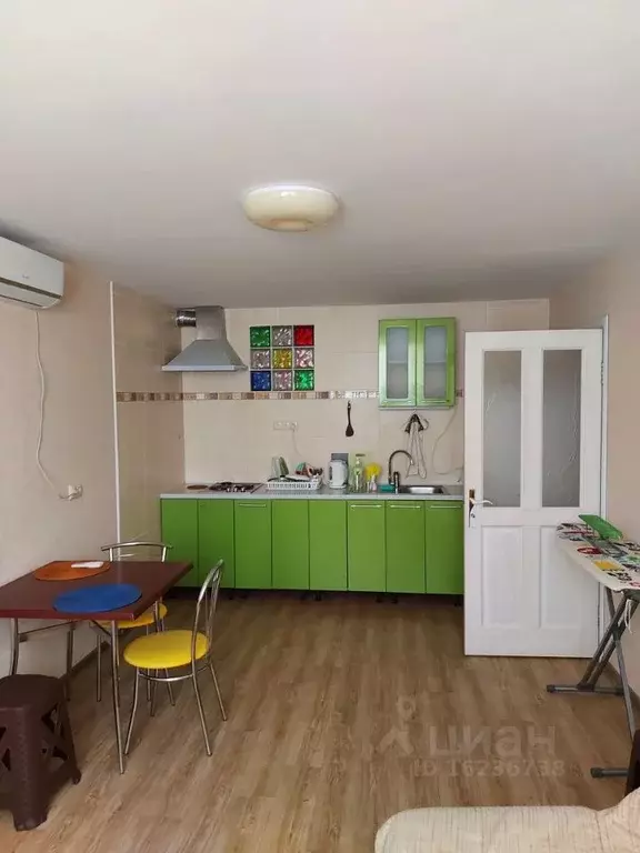 2-к кв. Крым, Симферополь ул. Донская, 26А (50.0 м) - Фото 0