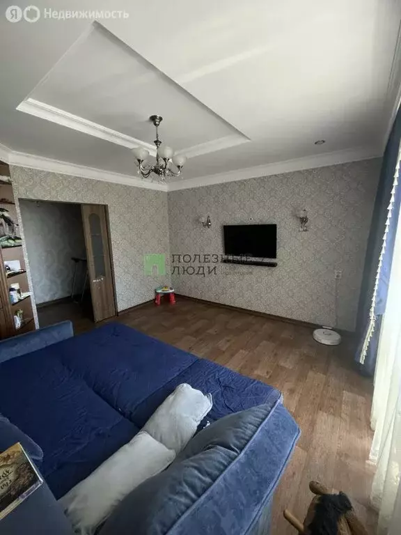 3-комнатная квартира: Красноярск, микрорайон Северный, улица ... - Фото 1