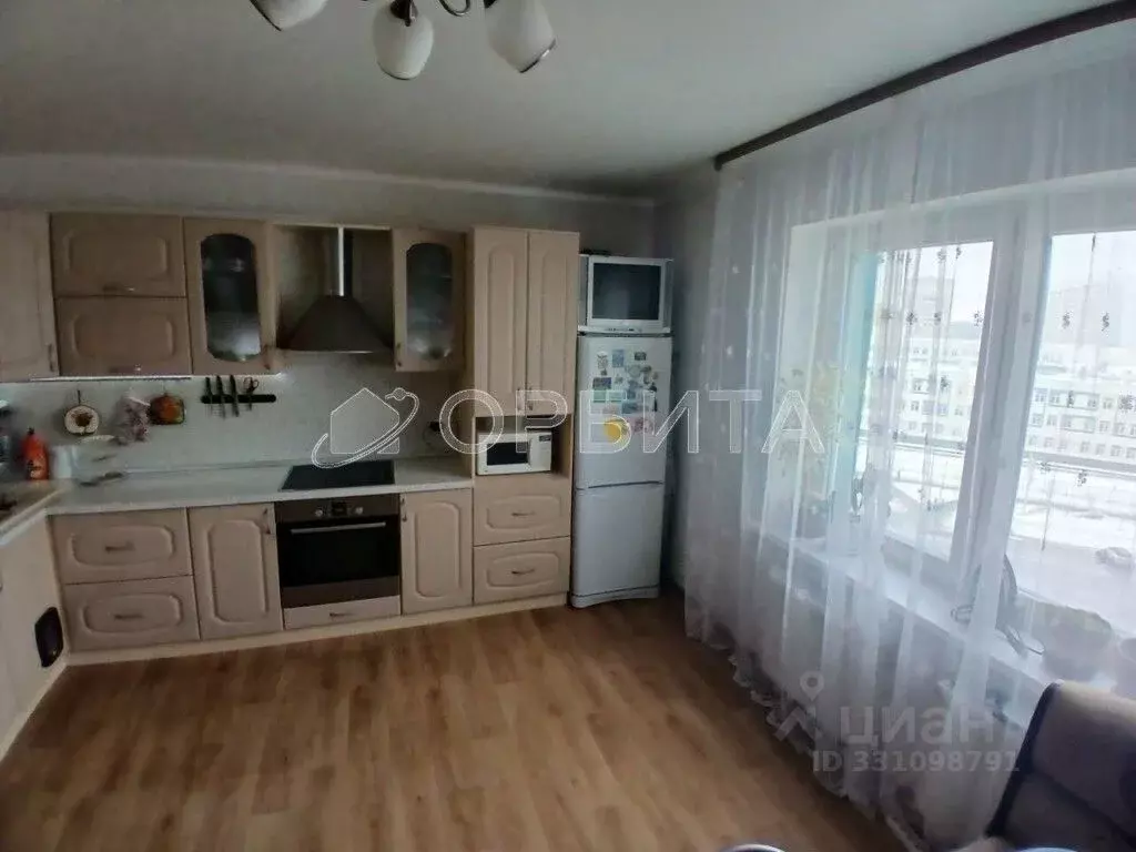 3-к кв. Тюменская область, Тюмень ул. Дмитрия Менделеева, 14 (86.0 м) - Фото 2