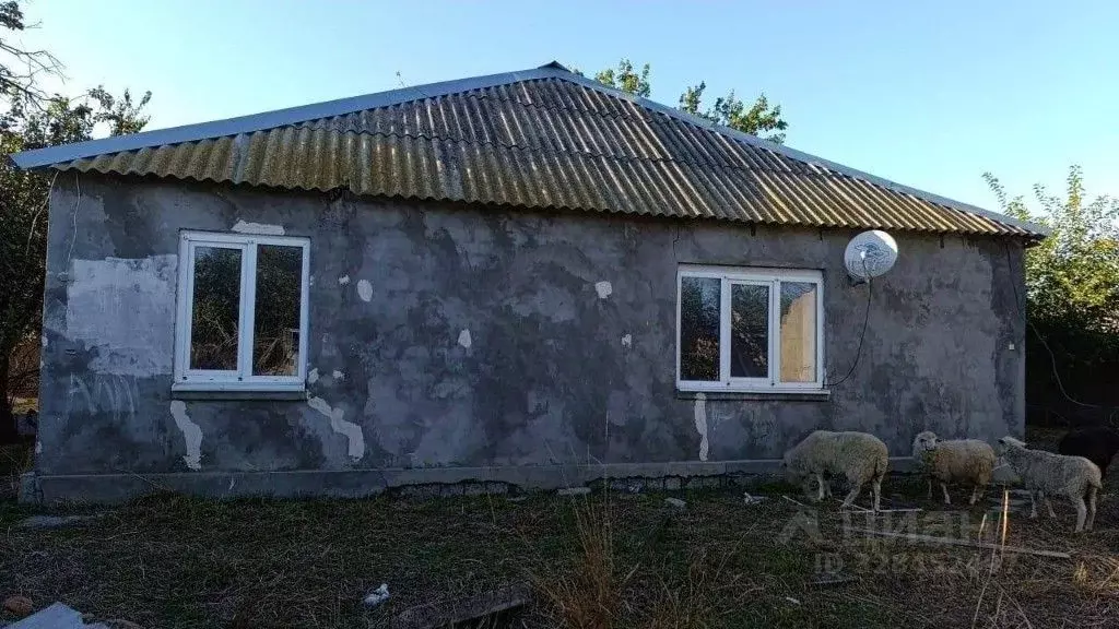 Дом в Дагестан, Тарумовский район, Юрковский сельсовет, пос. ... - Фото 1