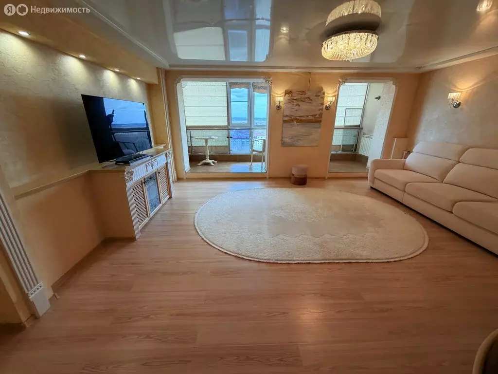 3-комнатная квартира: Курган, улица Васильева, 30 (127.8 м) - Фото 1