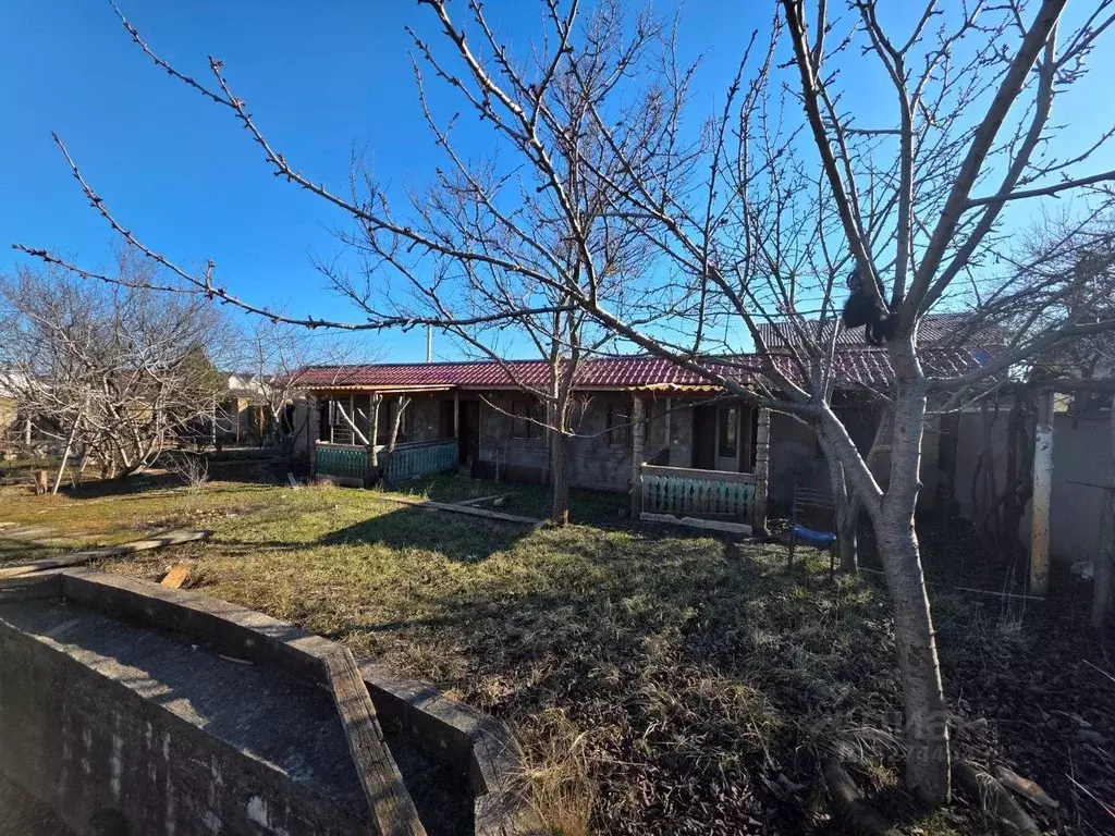 Участок в Крым, Сакский район, с. Уютное ул. Мира, 1 (6.85 сот.) - Фото 1