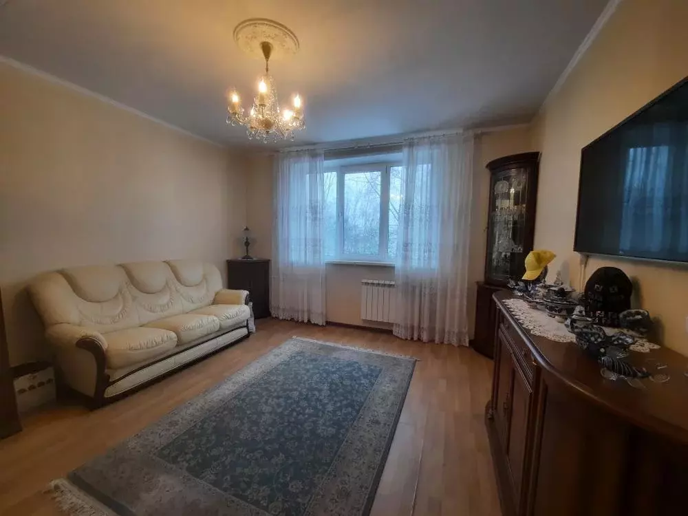 Продается 4-комнатная квартира - Фото 2