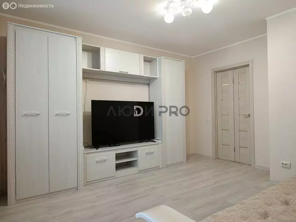 1-комнатная квартира: Саратов, улица имени Б.Н. Ерёмина, 14 (31.6 м) - Фото 1