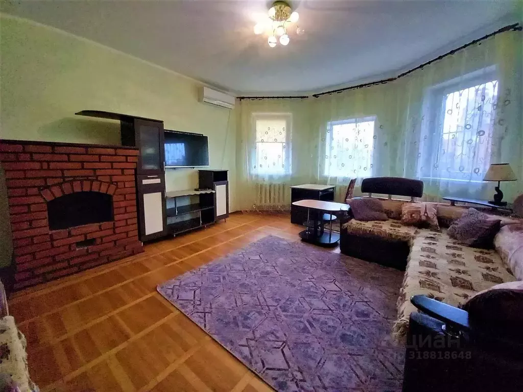 Дом в Краснодарский край, Ейск Цветочный пер. (230 м) - Фото 1