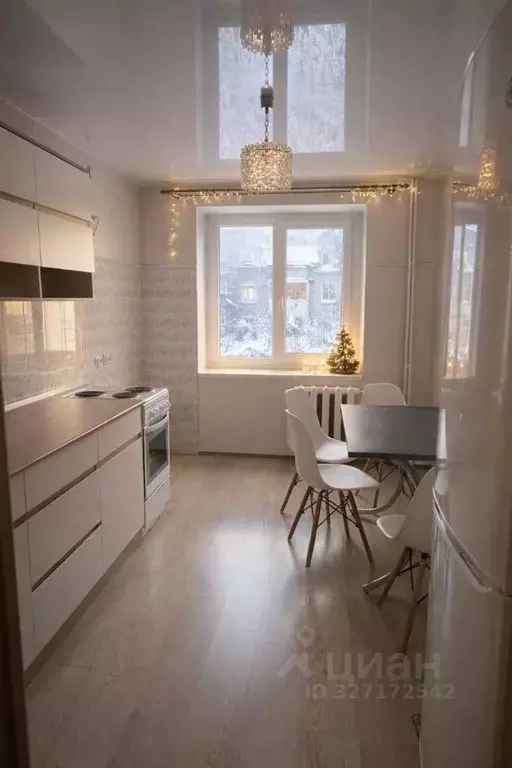 2-к кв. Иркутская область, Иркутск Профсоюзная ул., 6В (81.6 м) - Фото 1