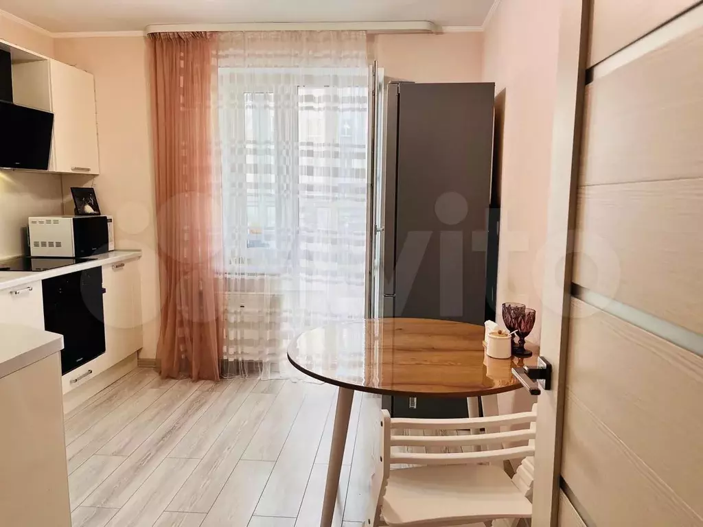 2-к. квартира, 54 м, 1/10 эт. - Фото 1