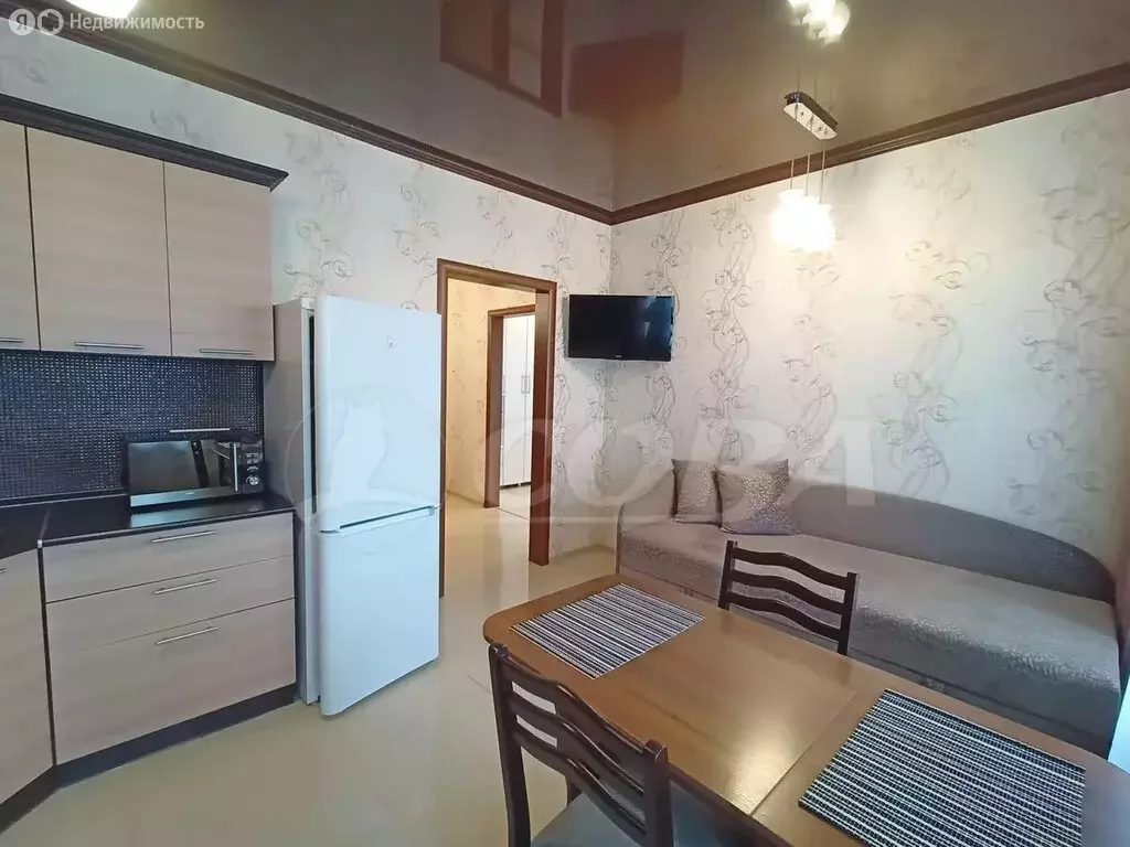 1-комнатная квартира: Тюмень, улица Николая Семёнова, 31 (45.8 м) - Фото 0