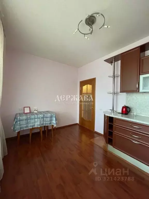 3-к кв. Белгородская область, Старый Оскол Степной мкр,  (86.0 м) - Фото 1