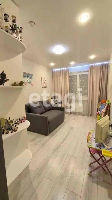 3-к кв. Красноярский край, Красноярск ул. Молокова, 68 (66.6 м) - Фото 1