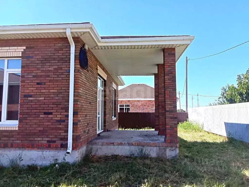 Дом в Ростовская область, Неклиновский район, Новобессергеневское ... - Фото 1