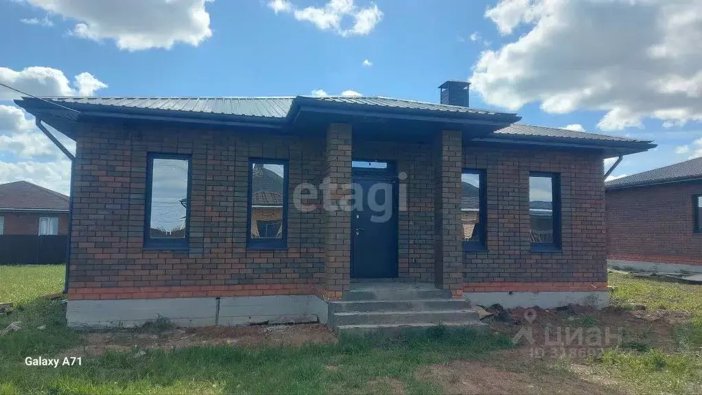 Дом в Башкортостан, Уфимский район, Русско-Юрмашский сельсовет, д. ... - Фото 0