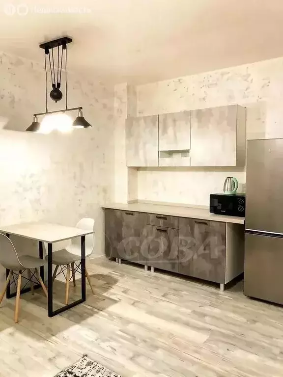 2-комнатная квартира: Тюмень, улица Игоря Комиссарова, 17 (43 м) - Фото 2