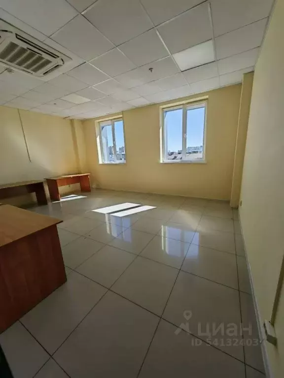 Офис в Краснодарский край, Краснодар Северная ул., 490 (88 м) - Фото 1