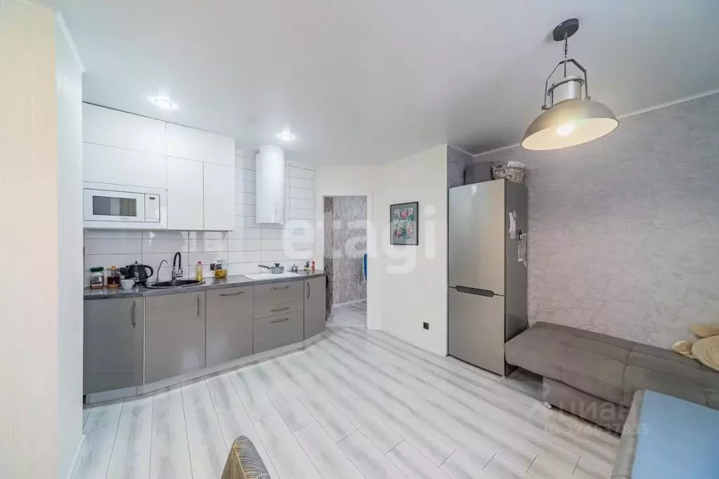 3-к кв. Саратовская область, Саратов ул. Имени В.Н. Симбирцева, 40 ... - Фото 1