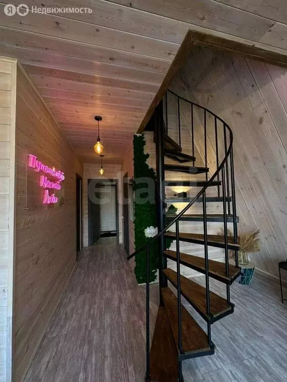 Дом в посёлок городского типа Шерегеш, улица Шахтёров (90 м) - Фото 1