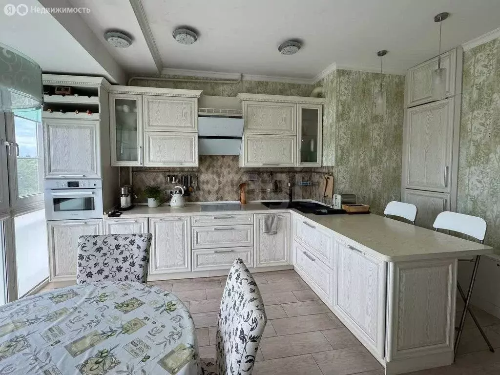 3-комнатная квартира: Калининград, улица Дмитрия Донского, 20 (70.1 м) - Фото 1
