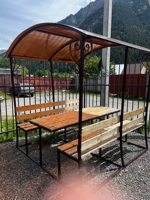 Дом в Карачаево-Черкесия, Теберда Карачаевский городской округ, ул. ... - Фото 1