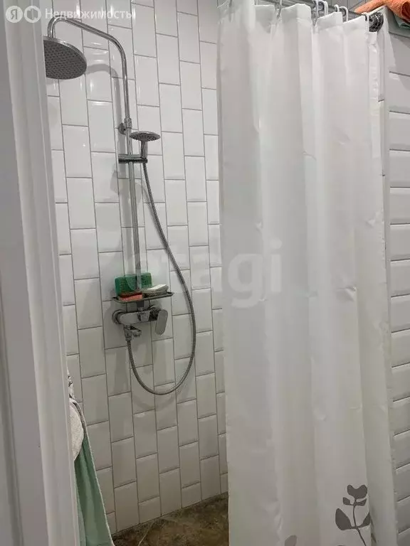 Квартира-студия: посёлок Октябрьский, улица Французский Квартал, 13 ... - Фото 1