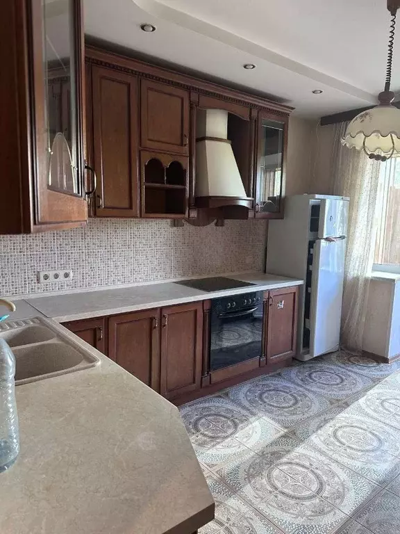 2-к кв. Московская область, Жуковский ул. Горельники, 6 (80.0 м) - Фото 0