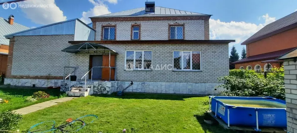 Дом в Бийск, Ключевская улица (240 м) - Фото 1