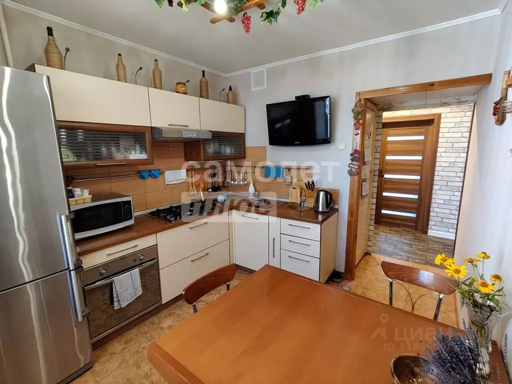 3-к кв. Белгородская область, Старый Оскол Весенний мкр, 21 (66.4 м) - Фото 0