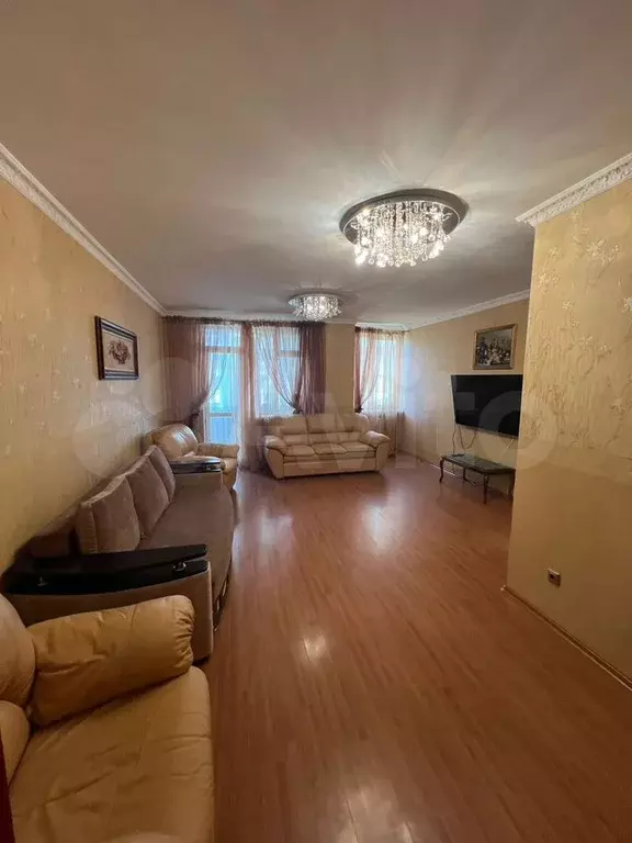 3-к. квартира, 120 м, 3/6 эт. - Фото 0