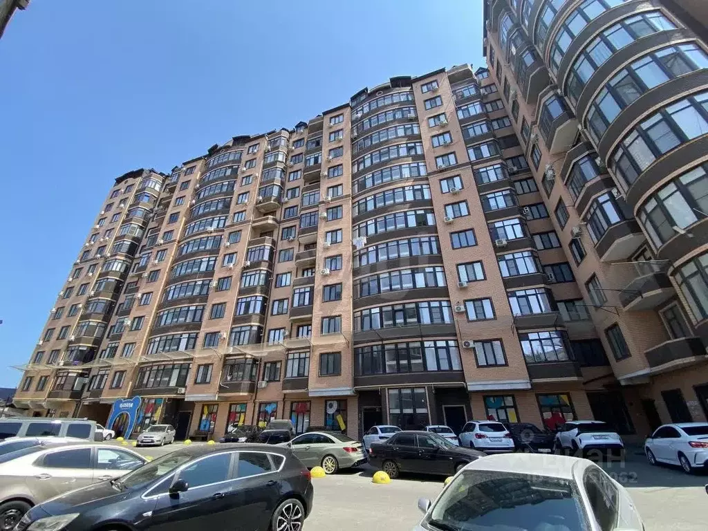 3-к кв. Дагестан, Махачкала ул. Устарбекова, 6 (107.6 м) - Фото 1
