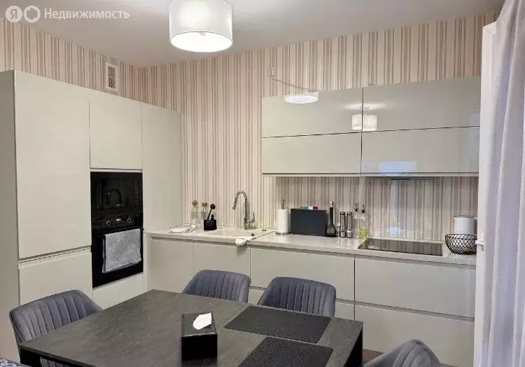 3-комнатная квартира: Пермь, Кронштадтская улица, 47 (69.9 м) - Фото 1