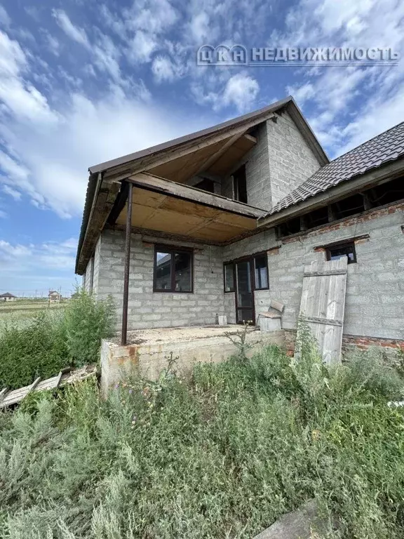 Дом в Оренбургская область, Сакмарский район, с. Татарская Каргала  ... - Фото 0