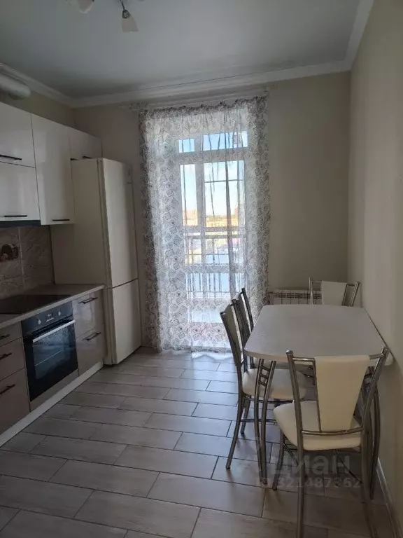 1-к кв. Омская область, Омск Октябрьская ул., 107 (40.0 м) - Фото 1