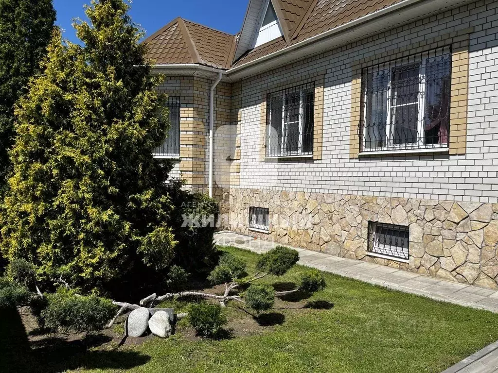 Дом в Саратовская область, Энгельс Светлая ул., 21 (294 м) - Фото 1