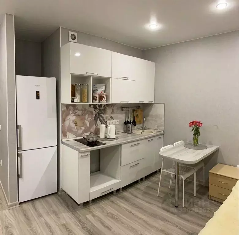 Студия Омская область, Омск ул. Мишина, 2 (28.0 м) - Фото 1