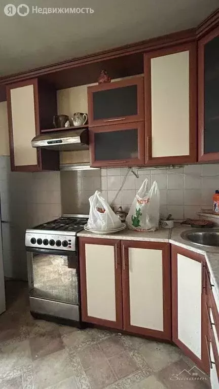 3-комнатная квартира: Казань, проспект Победы, 18 (55 м) - Фото 0