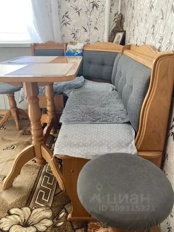 2-к кв. Белгородская область, Шебекино ул. 50 лет Октября, 6 (46.0 м) - Фото 2