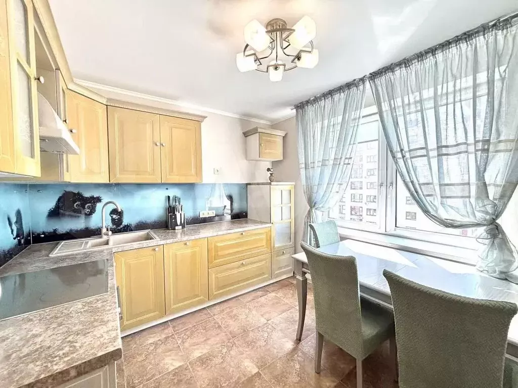 2-к. квартира, 80 м, 7/17 эт. - Фото 1