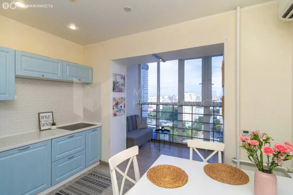 2-комнатная квартира: Тюмень, улица Муравленко, 1 (58.1 м) - Фото 2