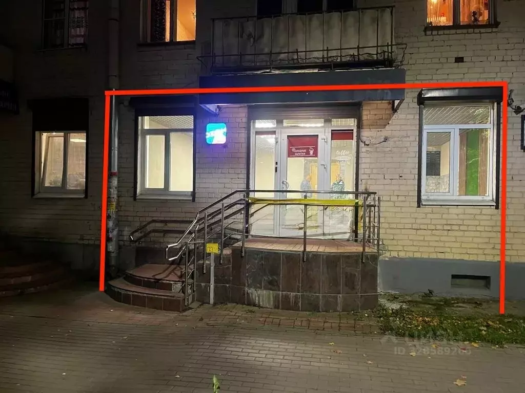 Торговая площадь в Ленинградская область, Гатчина просп. 25 Октября, ... - Фото 1