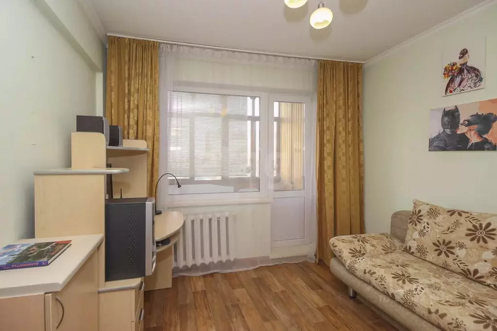 3-к кв. Омская область, Омск Транссибирская ул., 3 (69.6 м) - Фото 1