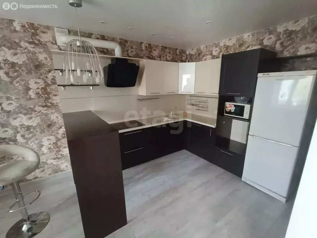 2-комнатная квартира: Тюмень, улица Мельникайте, 55 (50.3 м) - Фото 1