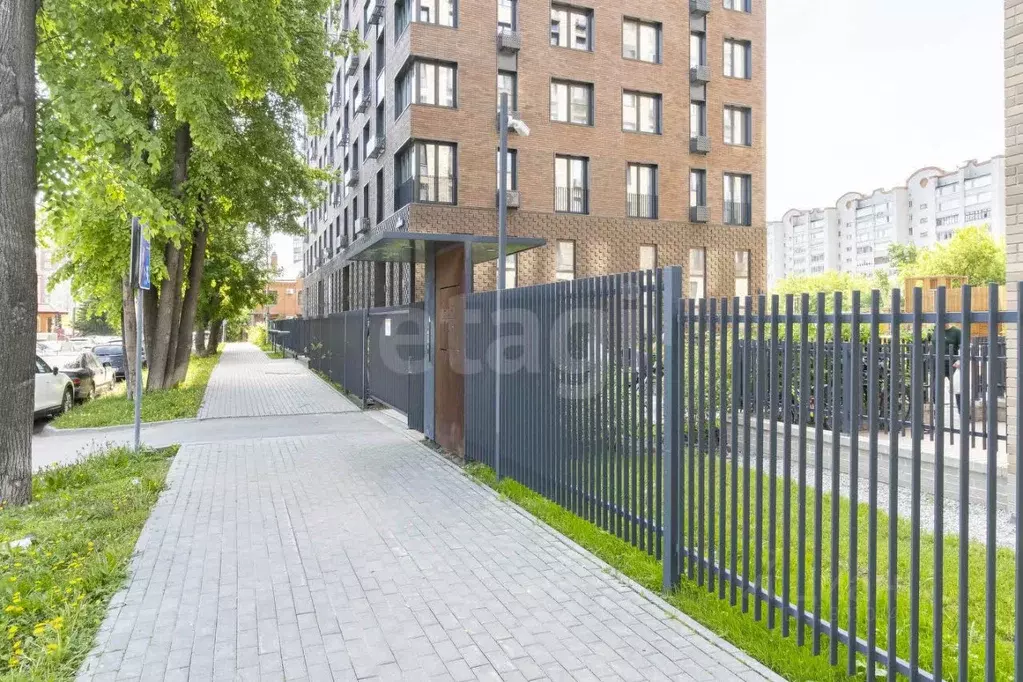 2-к кв. Тюменская область, Тюмень ул. Усиевича, 16 (80.0 м) - Фото 0