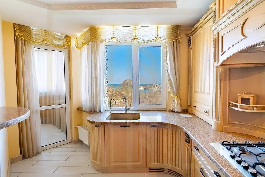 3-к кв. Севастополь ул. Героев Бреста, 116 (117.5 м) - Фото 1